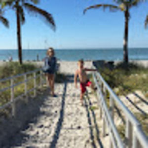 Meet your Posher, Naomi